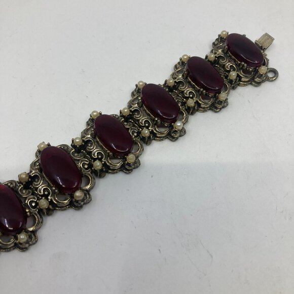 Vtg SELRO SELINI ? thermoplastic red metal gothic panel bracelet - Picture 4 of 5